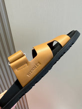 Carregar imagem no visualizador da galeria, Hermes Chypre Sandal Caramelo
