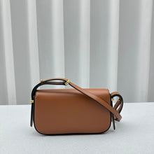 Carregar imagem no visualizador da galeria, Prada Cleo Shoulder Bag
