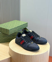 Carregar imagem no visualizador da galeria, Gucci Screnner GG Black
