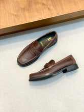 Carregar imagem no visualizador da galeria, Sapato 4 Louis Vuitton Marrom
