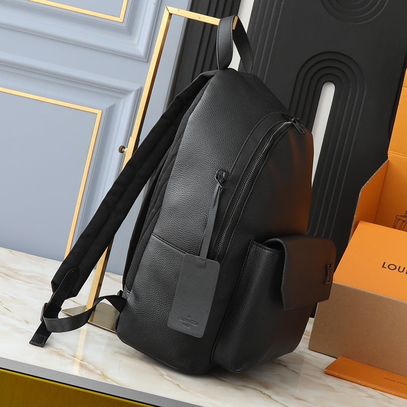Mochila All Black Louis Vuitton Signature
