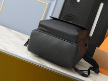 Carregar imagem no visualizador da galeria, Mochila All Black Louis Vuitton Signature
