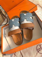 Carregar imagem no visualizador da galeria, Hermes Chypre Sandal Denim
