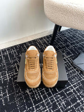 Carregar imagem no visualizador da galeria, Prada Trail faded suede sneakers
