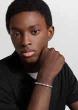 Carregar imagem no visualizador da galeria, Pulseira LV Prateada
