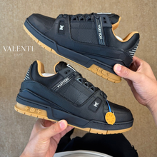 Carregar imagem no visualizador da galeria, Tênis Trainer Louis Vuitton Preto/Marrom
