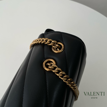 Carregar imagem no visualizador da galeria, Bolsa Yves Saint Laurent Preta
