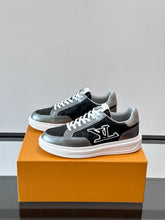 Carregar imagem no visualizador da galeria, Tênis New Louis Vuitton Preto/Prata
