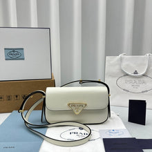 Carregar imagem no visualizador da galeria, Prada Cleo Shoulder Bag
