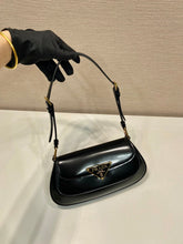 Carregar imagem no visualizador da galeria, Prada Cleo
