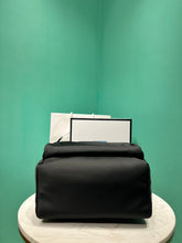 Carregar imagem no visualizador da galeria, Prada Backpack Saffiano Black
