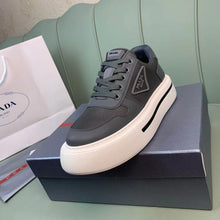 Carregar imagem no visualizador da galeria, Tênis Prada Graphite Luxury
