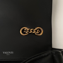 Carregar imagem no visualizador da galeria, Bolsa Yves Saint Laurent Preta
