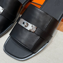 Carregar imagem no visualizador da galeria, Sandália "Gabriel" Hermès Preta
