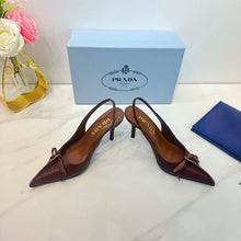 Carregar imagem no visualizador da galeria, escarpins slingback Prada

