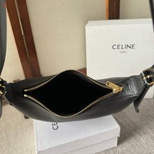 Carregar imagem no visualizador da galeria, Celine Heloïse Cuir Triomphe Black
