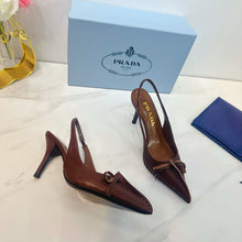 Carregar imagem no visualizador da galeria, escarpins slingback Prada
