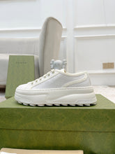 Carregar imagem no visualizador da galeria, Gucci And Ebony GG Canvas White

