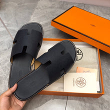 Carregar imagem no visualizador da galeria, Hermes Izmir Sandal Noir Smooth Calfskin Leather Black
