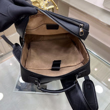 Carregar imagem no visualizador da galeria, Mochila Montblanc
