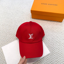 Carregar imagem no visualizador da galeria, Boné LV Vermelho
