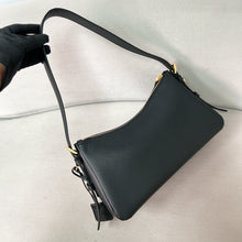 Carregar imagem no visualizador da galeria, Prada Aimee bag
