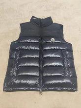 Carregar imagem no visualizador da galeria, Colete Moncler Black 3
