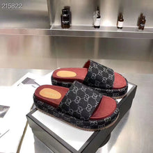 Carregar imagem no visualizador da galeria, Gucci Angelina Platform 55 mm Sandal Black Red Jacquard Denim
