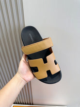 Carregar imagem no visualizador da galeria, Hermes Chypre Sandal Caramelo
