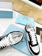 Carregar imagem no visualizador da galeria, Prada Downtown Low Top Sneakers Leather White Black
