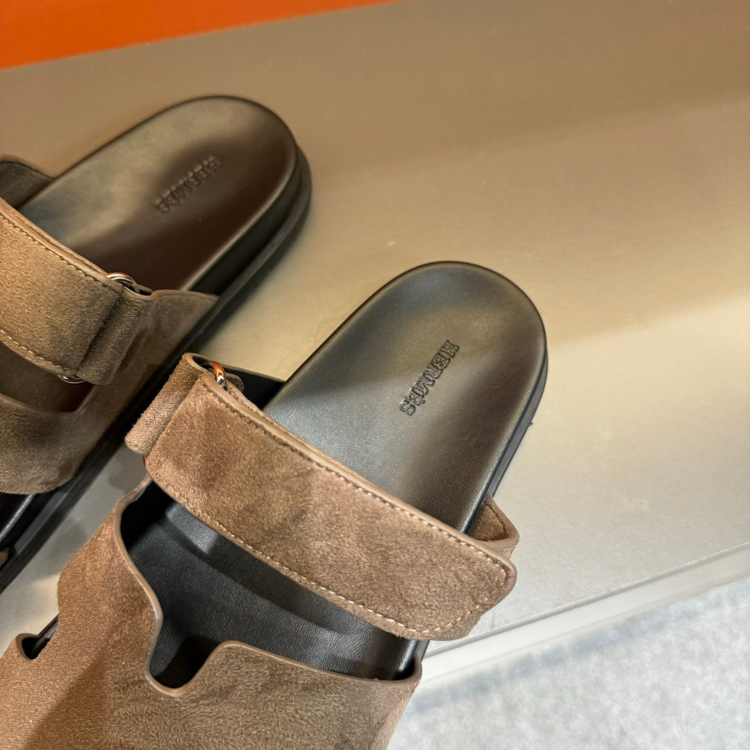 Sandália "Chypre " Hermès Marrom Camurça