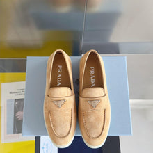 Carregar imagem no visualizador da galeria, Prada Suede Loafers
