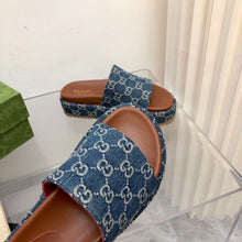 Carregar imagem no visualizador da galeria, Gucci Angelina Platform 55 mm Sandal Jacquard Denim
