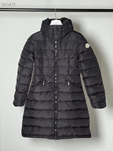 Carregar imagem no visualizador da galeria, Moncler Enfant Casaco Matelassê Com Capuz
