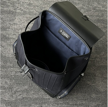 Carregar imagem no visualizador da galeria, Mochila Rimowa Never Still Flap Navy Blue
