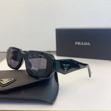Carregar imagem no visualizador da galeria, Óculos Prada PR 17WS
