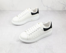 Carregar imagem no visualizador da galeria, Alexander Mcqueen Oversized Ivory Black
