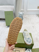 Carregar imagem no visualizador da galeria, Gucci And Ebony GG Canvas Blue
