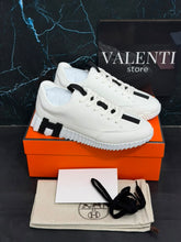 Cargar imagen en el visor de la galería, Zapatillas Hermès White LineBlack
