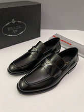 Carregar imagem no visualizador da galeria, Sapato Prada Black
