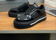 Carregar imagem no visualizador da galeria, Prada Downtown Leather Sneakers Black

