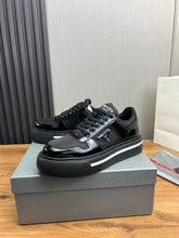 Carregar imagem no visualizador da galeria, Prada Downtown Leather Sneakers Black
