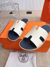 Carregar imagem no visualizador da galeria, Hermes Izmir Sandal Blanc de Paris
