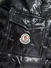 Carregar imagem no visualizador da galeria, Moncler Jaqueta Maya

