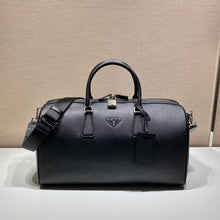 Carregar imagem no visualizador da galeria, Prada Mala Em Couro Saffiano
