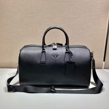 Carregar imagem no visualizador da galeria, Prada Mala Em Couro Saffiano

