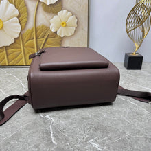 Carregar imagem no visualizador da galeria, Mochila Prada Siena
