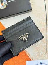 Cargar imagen en el visor de la galería, Cartera Prada

