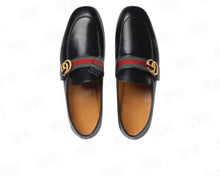 Carregar imagem no visualizador da galeria, Gucci Plain Leather Loafers Black

