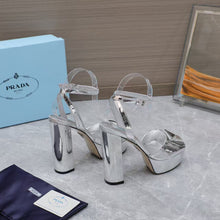 Carregar imagem no visualizador da galeria, Prada Leather Sandal with Platform Silver
